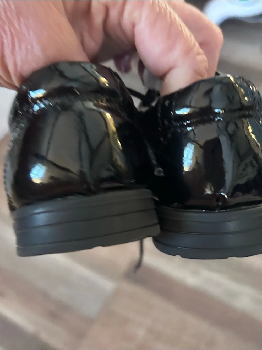 Black “S” boys wing tips shoe eur 24 sz 8 2-3 Toddler